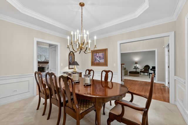 38W535 Golfview Court, St. Charles, IL 60175