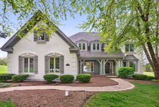 38W535 Golfview Court, St. Charles, IL 60175