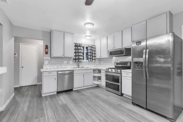 718 Castle Oaks Dr, Stockton, CA 95210