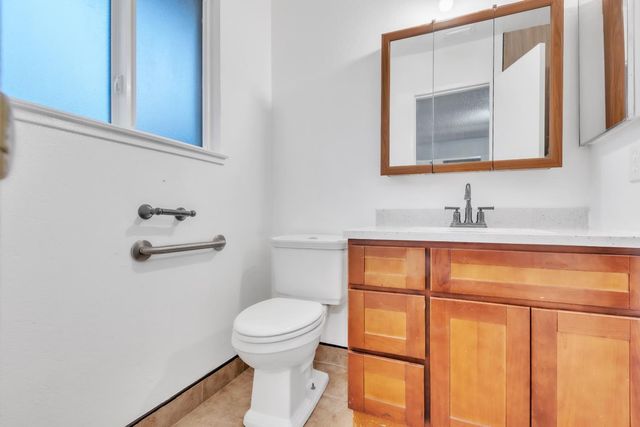 718 Castle Oaks Dr, Stockton, CA 95210