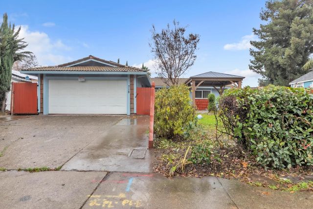 718 Castle Oaks Dr, Stockton, CA 95210