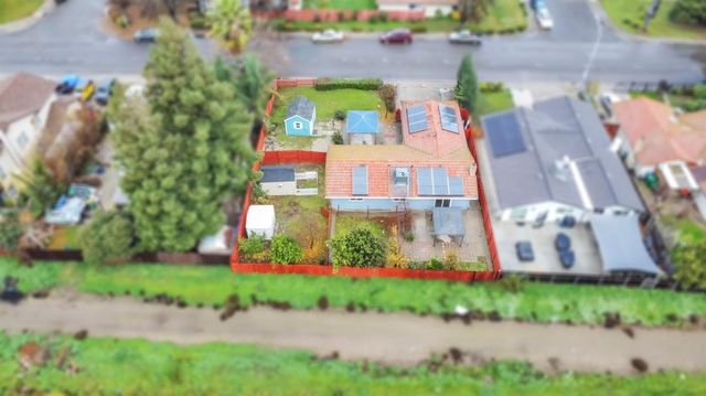 718 Castle Oaks Dr, Stockton, CA 95210