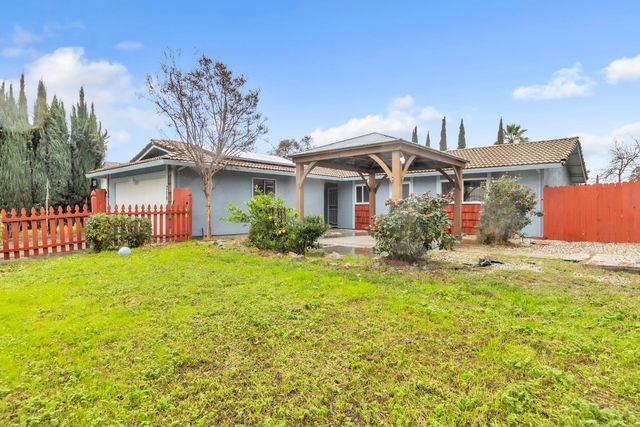 718 Castle Oaks Dr, Stockton, CA 95210