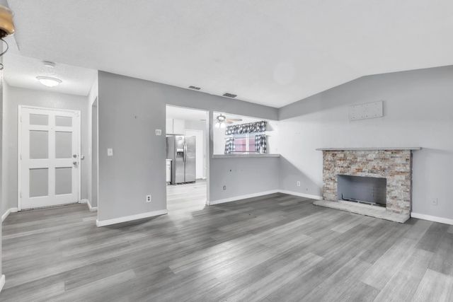 718 Castle Oaks Dr, Stockton, CA 95210