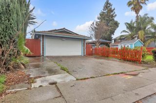 718 Castle Oaks Dr, Stockton, CA 95210