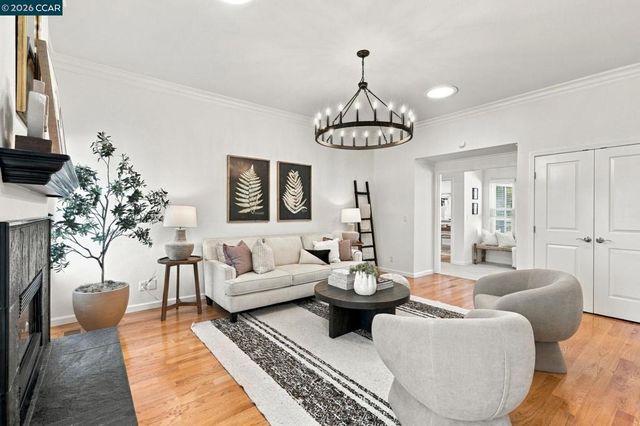 430 Woodbine Ln, Danville, CA 94526
