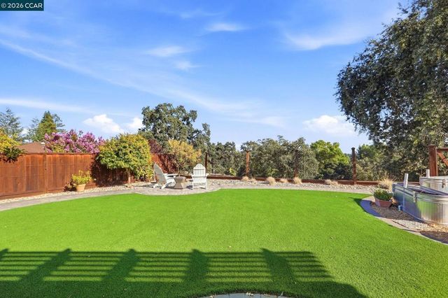 430 Woodbine Ln, Danville, CA 94526