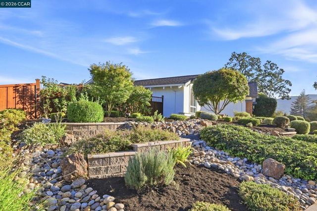 430 Woodbine Ln, Danville, CA 94526