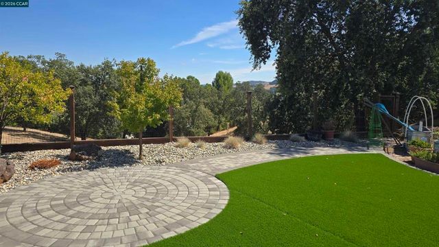 430 Woodbine Ln, Danville, CA 94526