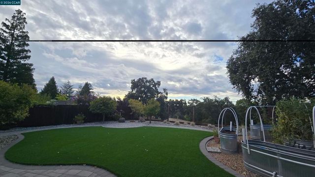 430 Woodbine Ln, Danville, CA 94526