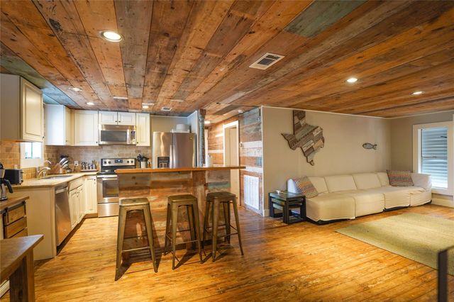 4003 Panola Drive, Galveston, TX 77554