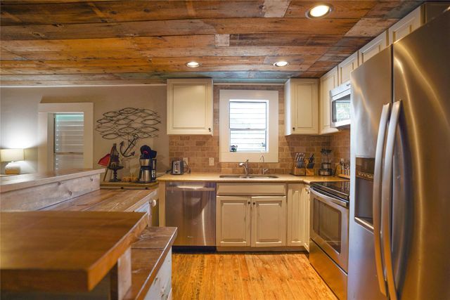 4003 Panola Drive, Galveston, TX 77554