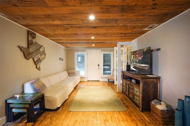 4003 Panola Drive, Galveston, TX 77554