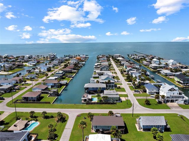 4003 Panola Drive, Galveston, TX 77554