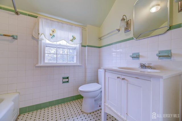 240 New York Avenue, New Brunswick, NJ 08901