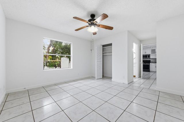 6130 Bluegrass Circle, Greenacres, FL 33463