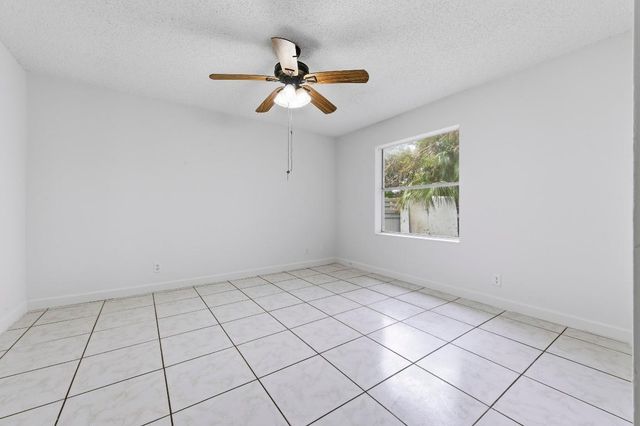 6130 Bluegrass Circle, Greenacres, FL 33463