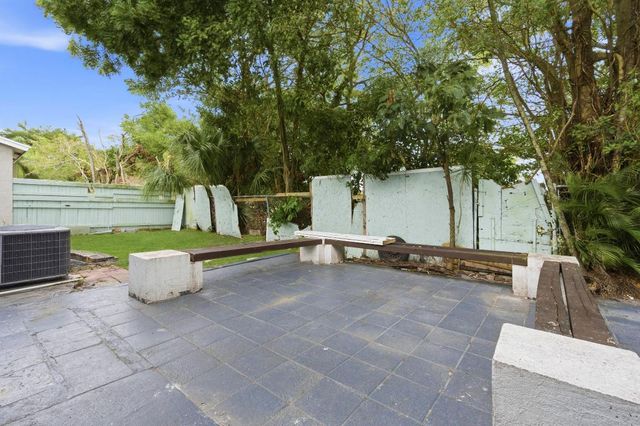 6130 Bluegrass Circle, Greenacres, FL 33463