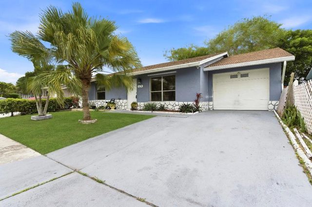 6130 Bluegrass Circle, Greenacres, FL 33463