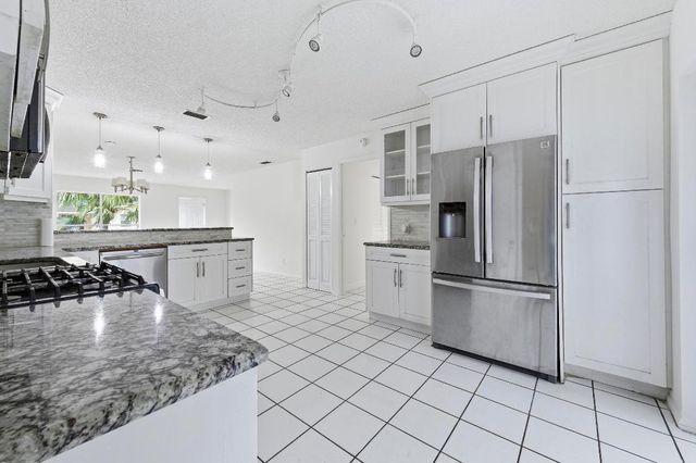 6130 Bluegrass Circle, Greenacres, FL 33463