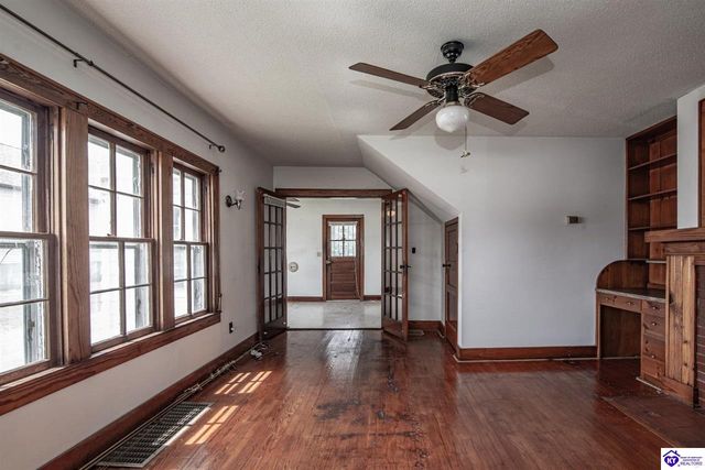 619 S Wilson Rd, Radcliff, KY 40160