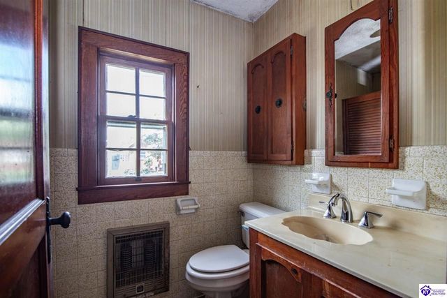 619 S Wilson Rd, Radcliff, KY 40160