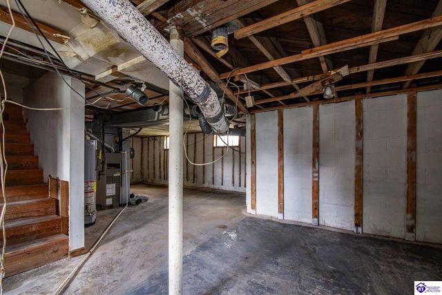 619 S Wilson Rd, Radcliff, KY 40160
