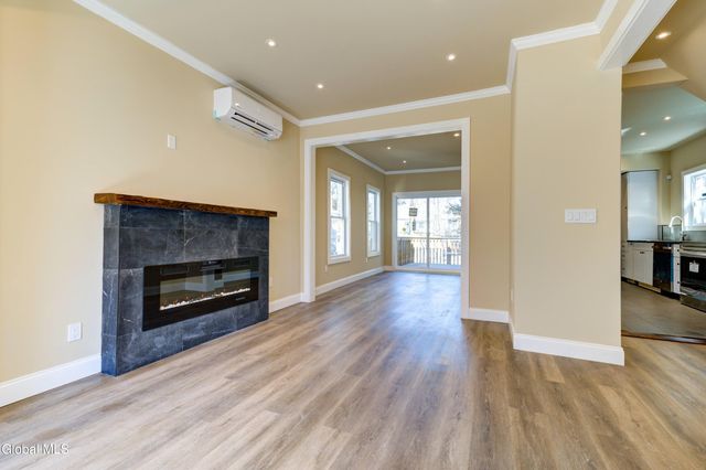 8 Sheldon Street, Schenectady, NY 12308