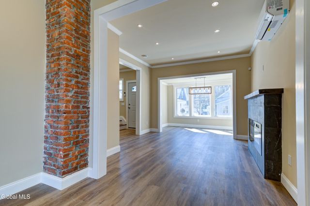 8 Sheldon Street, Schenectady, NY 12308