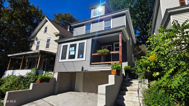 8 Sheldon Street, Schenectady, NY 12308