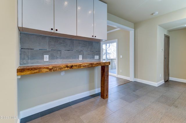 8 Sheldon Street, Schenectady, NY 12308