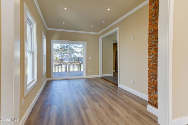 8 Sheldon Street, Schenectady, NY 12308