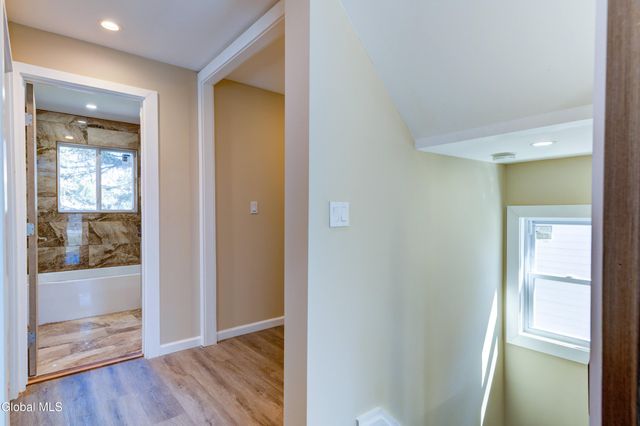 8 Sheldon Street, Schenectady, NY 12308