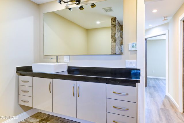 8 Sheldon Street, Schenectady, NY 12308