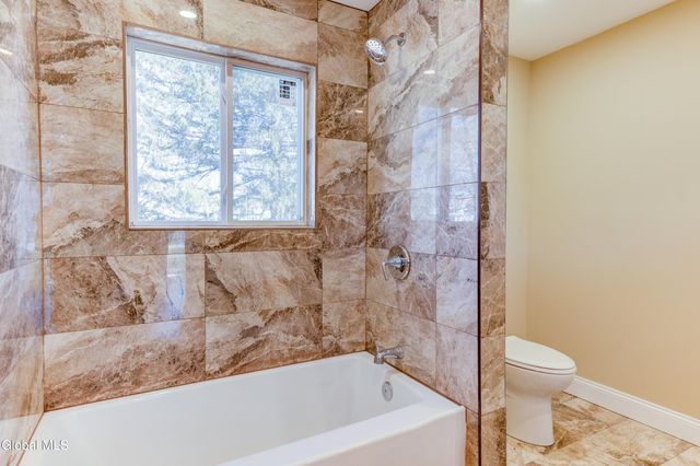 8 Sheldon Street, Schenectady, NY 12308