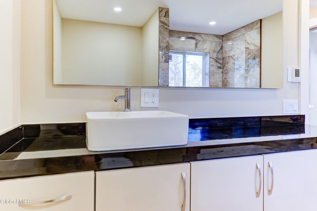 8 Sheldon Street, Schenectady, NY 12308