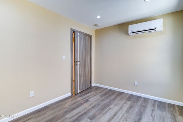 8 Sheldon Street, Schenectady, NY 12308