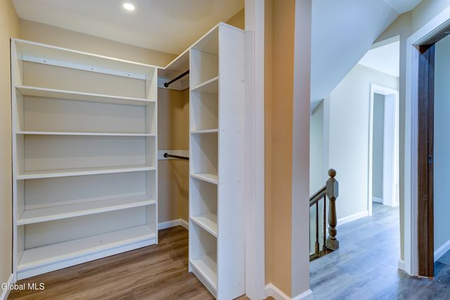 8 Sheldon Street, Schenectady, NY 12308