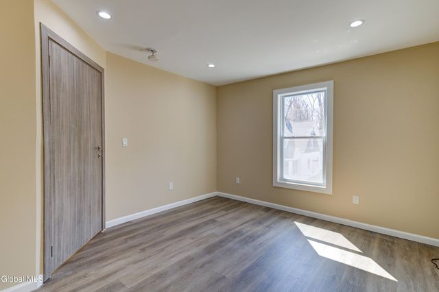 8 Sheldon Street, Schenectady, NY 12308