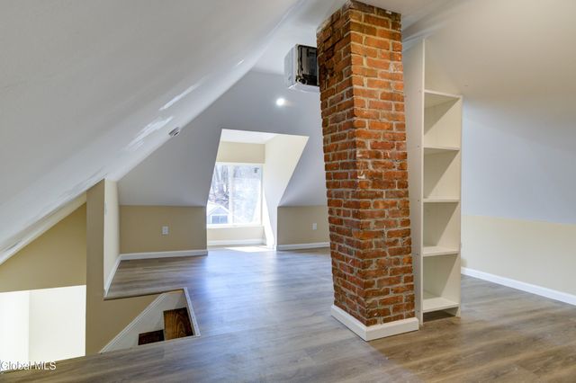 8 Sheldon Street, Schenectady, NY 12308