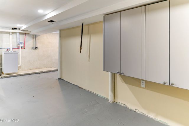 8 Sheldon Street, Schenectady, NY 12308