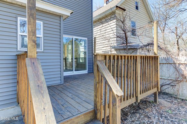 8 Sheldon Street, Schenectady, NY 12308