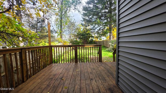 8 Sheldon Street, Schenectady, NY 12308