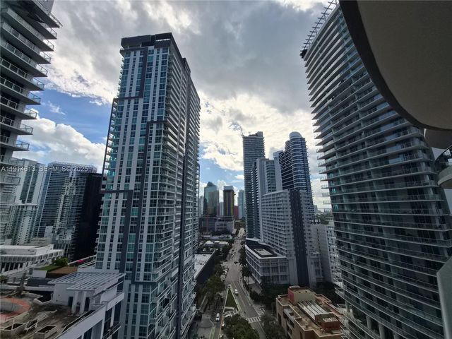 1000 Brickell Plz 2101, Miami, FL 33131