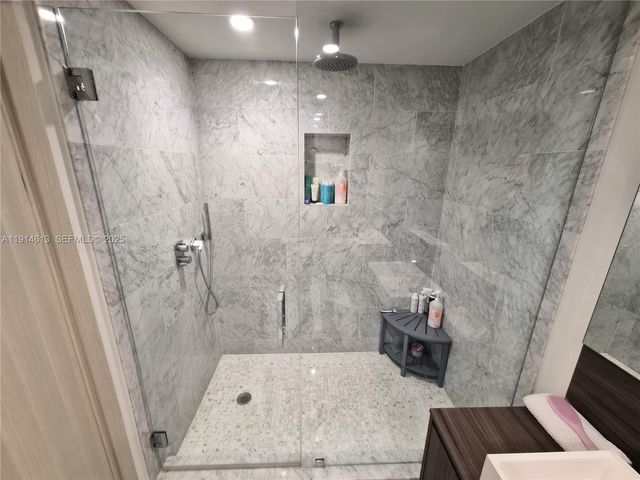 1000 Brickell Plz 2101, Miami, FL 33131