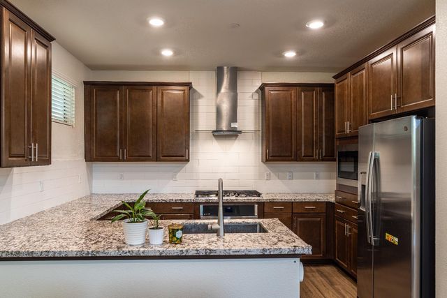 10549 Tenor Way, Elk Grove, CA 95757
