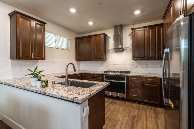 10549 Tenor Way, Elk Grove, CA 95757