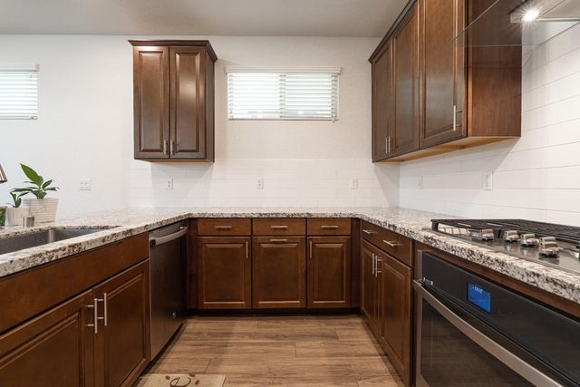 10549 Tenor Way, Elk Grove, CA 95757