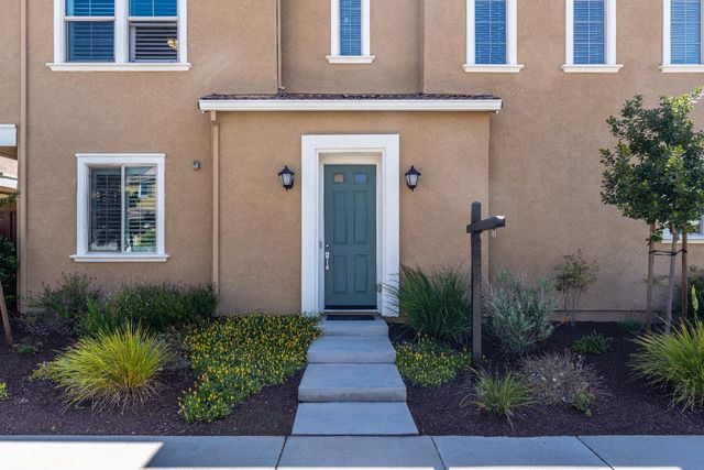 10549 Tenor Way, Elk Grove, CA 95757