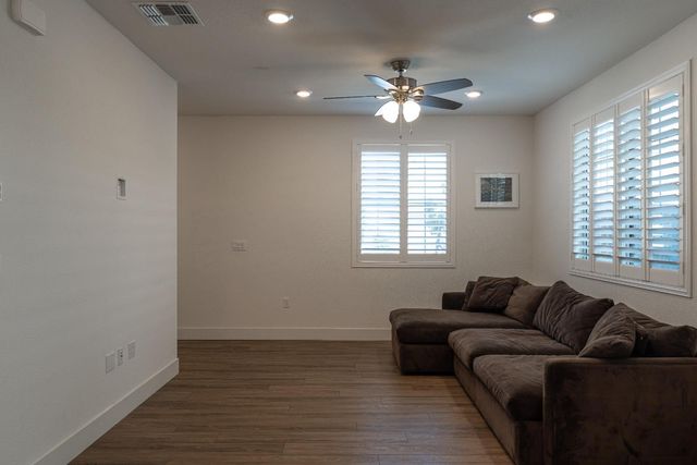10549 Tenor Way, Elk Grove, CA 95757